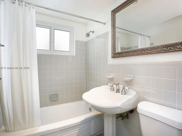 219 Menores Ave # 1, Coral Gables FL 33134