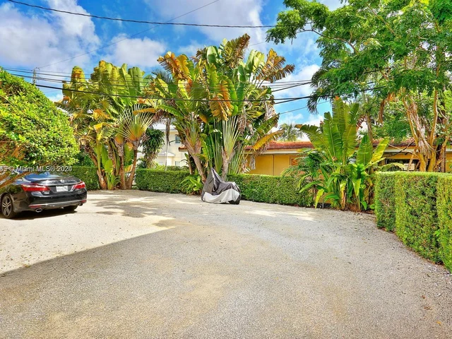 219 Menores Ave # 1, Coral Gables FL 33134