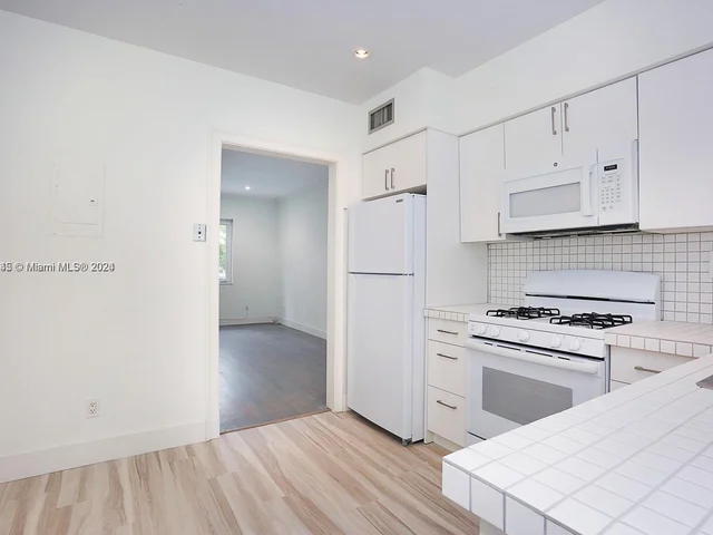 219 Menores Ave # 1, Coral Gables FL 33134