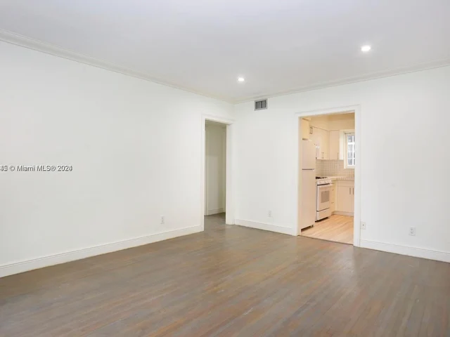 219 Menores Ave # 1, Coral Gables FL 33134