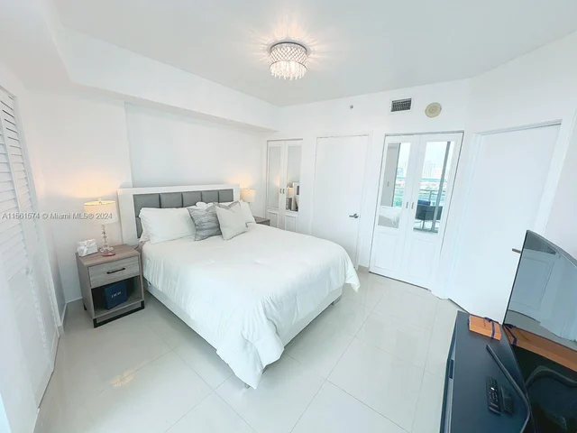 350 S Miami Ave # 1215, Miami FL 33130