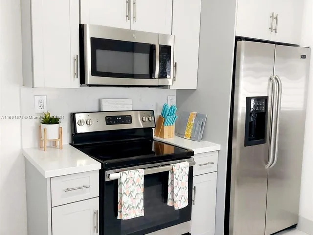 737 NW 41st St # A, Miami FL 33127