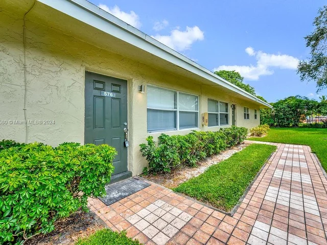 6955 SW 7th st # 4, Margate FL 33068