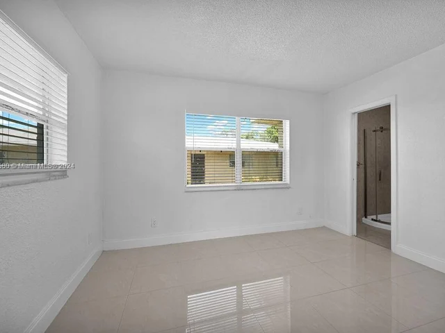 6955 SW 7th st # 4, Margate FL 33068