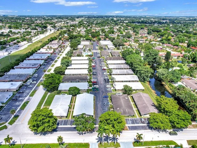 6955 SW 7th st # 4, Margate FL 33068