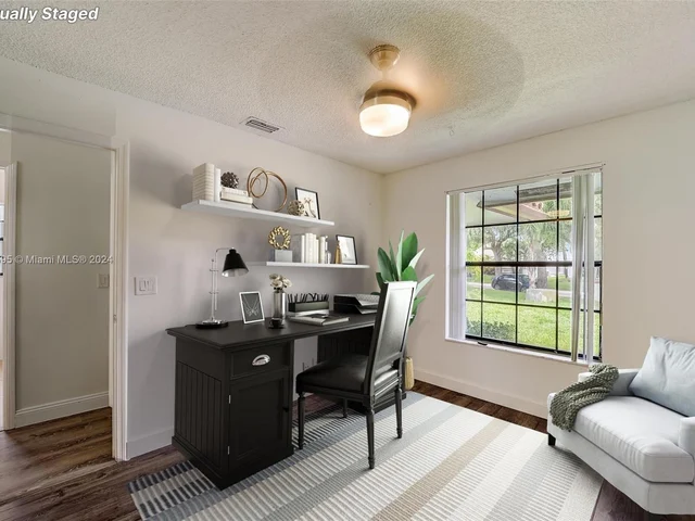 8922 NW 50th Ct, Coral Springs FL 33067