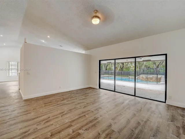 8922 NW 50th Ct, Coral Springs FL 33067