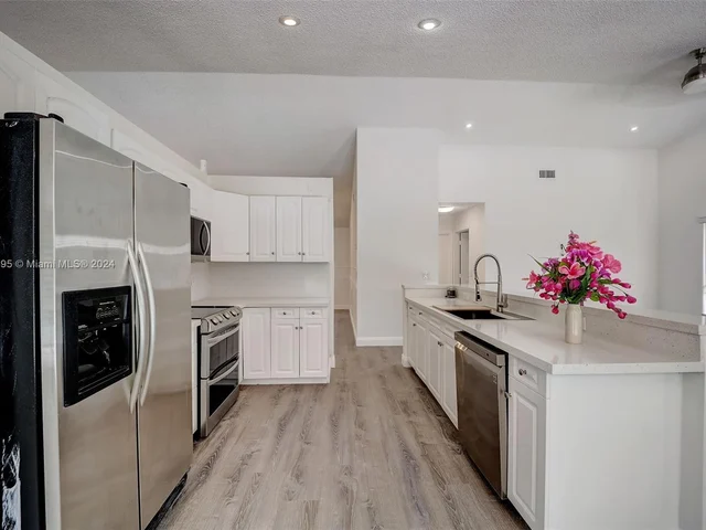 8922 NW 50th Ct, Coral Springs FL 33067