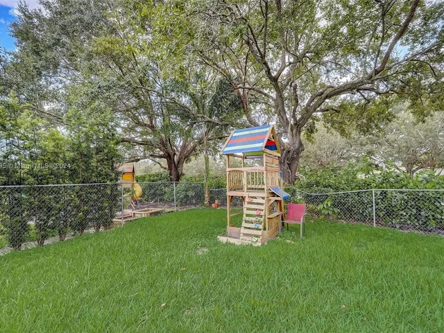 8922 NW 50th Ct, Coral Springs FL 33067