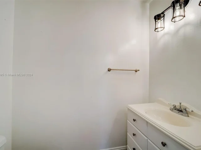 8922 NW 50th Ct, Coral Springs FL 33067