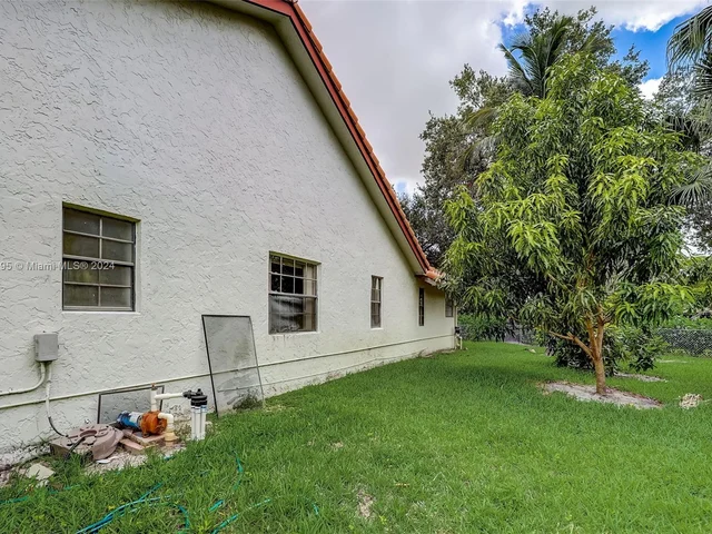 8922 NW 50th Ct, Coral Springs FL 33067