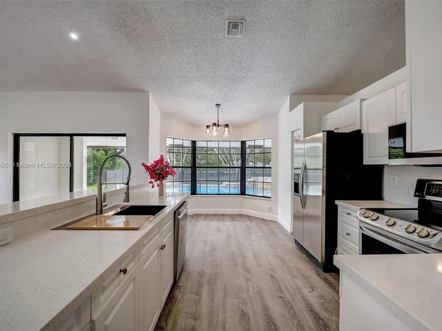 8922 NW 50th Ct, Coral Springs FL 33067