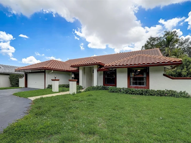 8922 NW 50th Ct, Coral Springs FL 33067