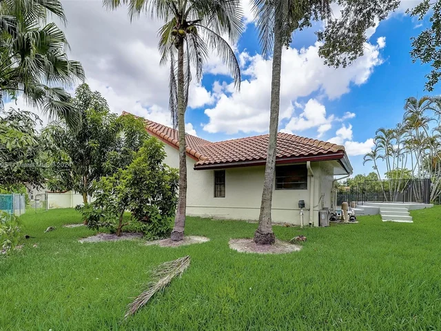 8922 NW 50th Ct, Coral Springs FL 33067