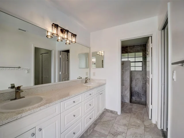 8922 NW 50th Ct, Coral Springs FL 33067