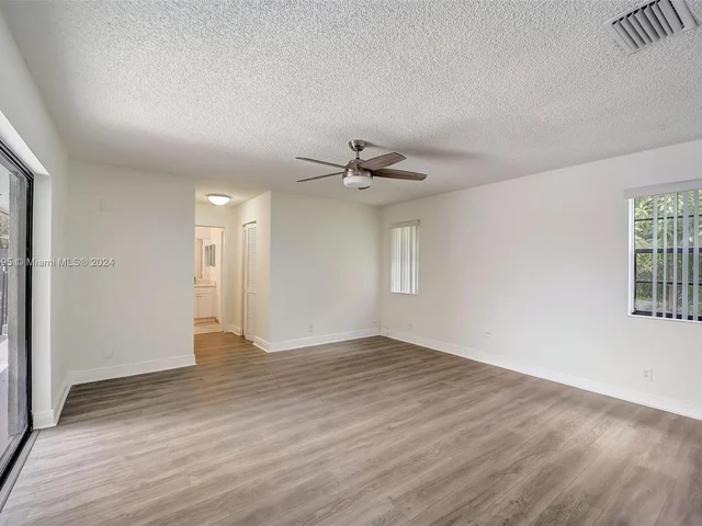 8922 NW 50th Ct, Coral Springs FL 33067