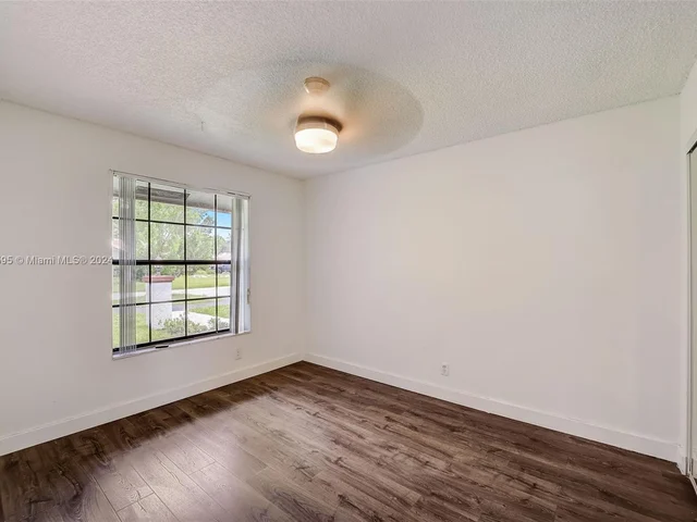 8922 NW 50th Ct, Coral Springs FL 33067