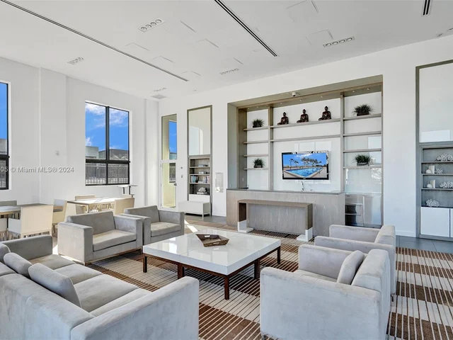 1000 Venetian Way # 101, Miami FL 33139