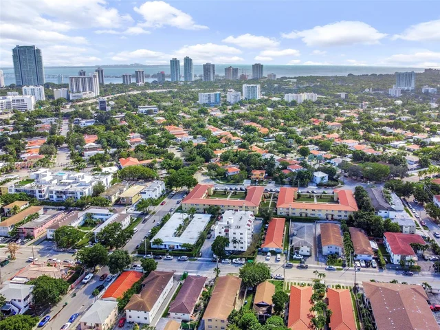 620 SW 10th St # 201, Miami FL 33130