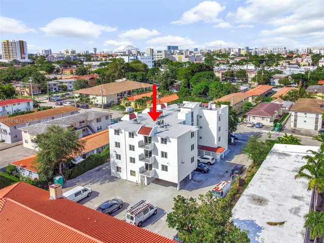 620 SW 10th St # 201, Miami FL 33130