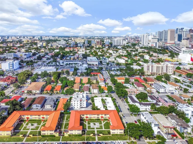 620 SW 10th St # 201, Miami FL 33130