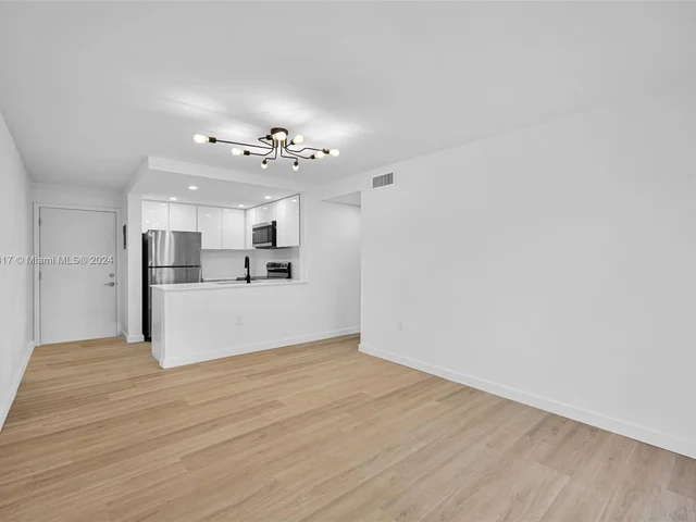 620 SW 10th St # 201, Miami FL 33130