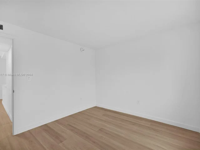 620 SW 10th St # 201, Miami FL 33130