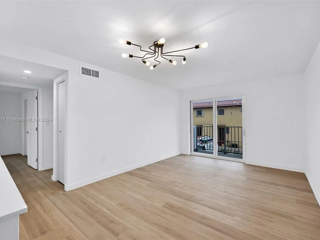 620 SW 10th St # 201, Miami FL 33130