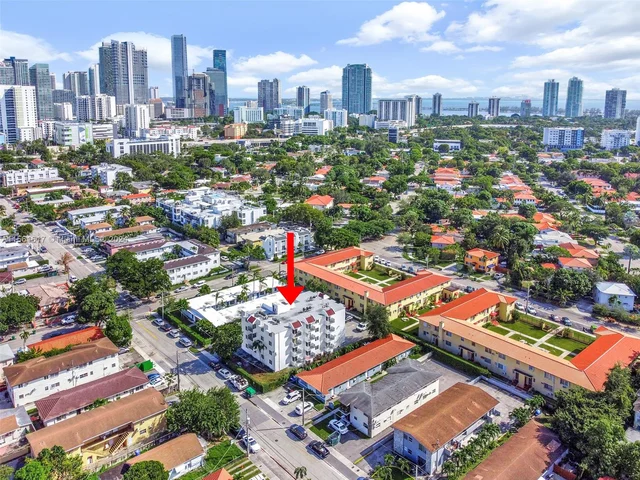 620 SW 10th St # 201, Miami FL 33130