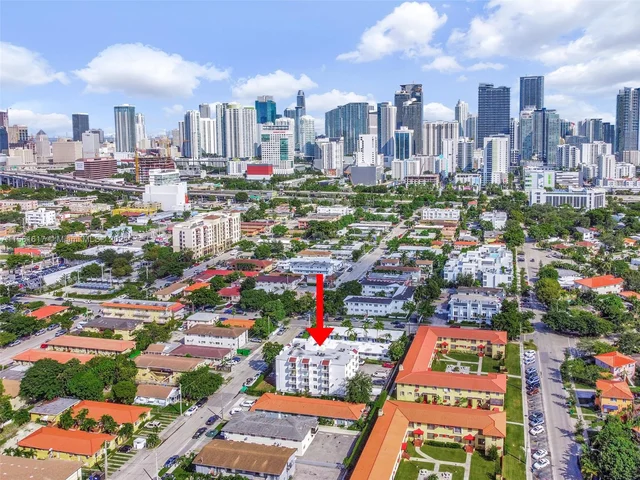 620 SW 10th St # 201, Miami FL 33130