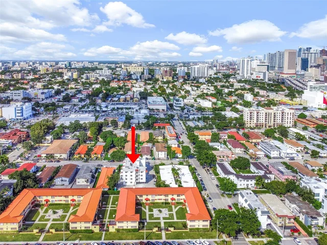 620 SW 10th St # 201, Miami FL 33130