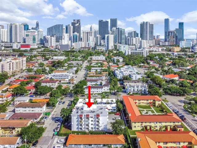 620 SW 10th St # 201, Miami FL 33130