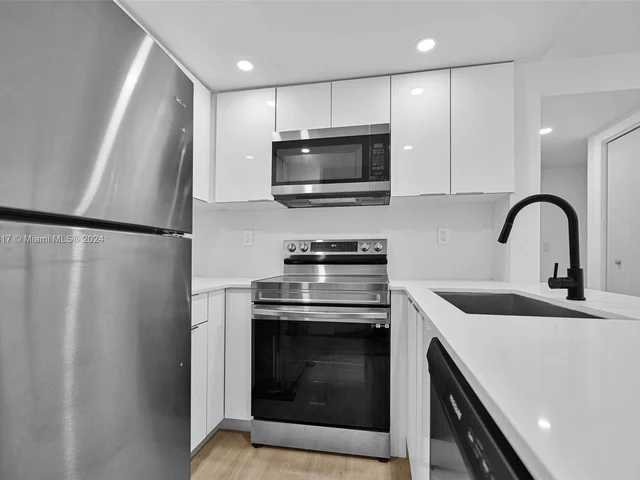 620 SW 10th St # 201, Miami FL 33130