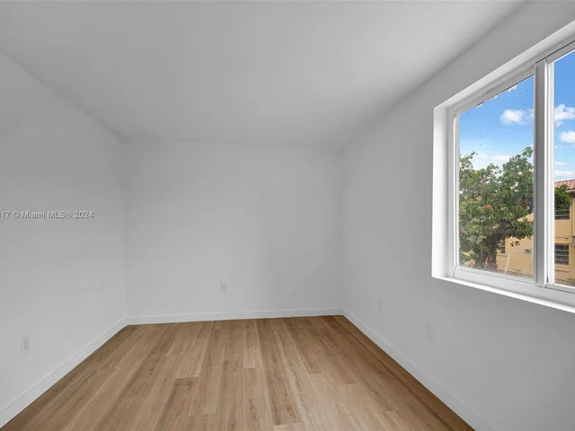 620 SW 10th St # 201, Miami FL 33130