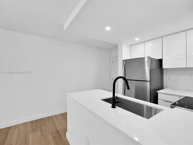 620 SW 10th St # 201, Miami FL 33130