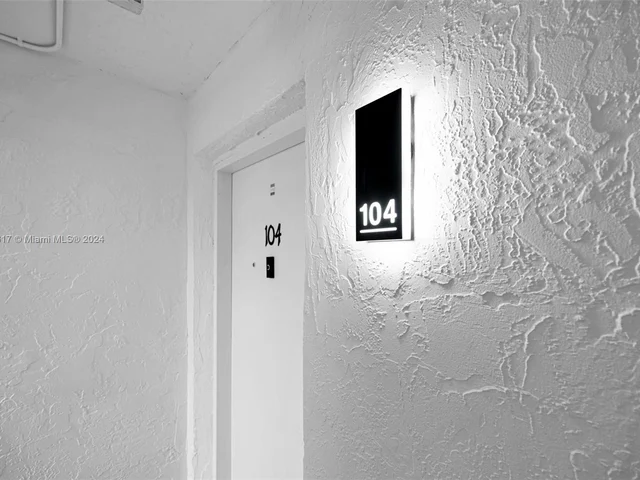 620 SW 10th St # 201, Miami FL 33130