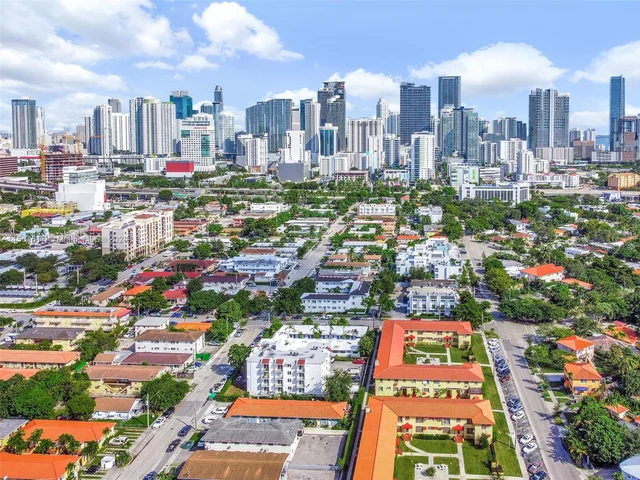 620 SW 10th St # 201, Miami FL 33130