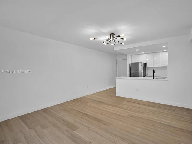 620 SW 10th St # 201, Miami FL 33130