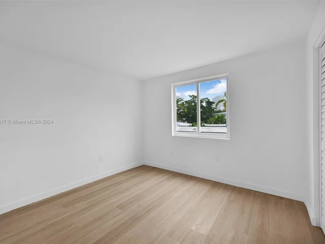 620 SW 10th St # 201, Miami FL 33130