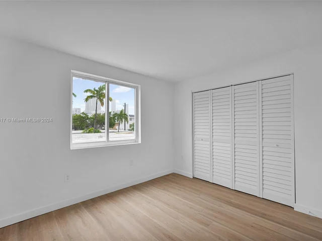 620 SW 10th St # 201, Miami FL 33130