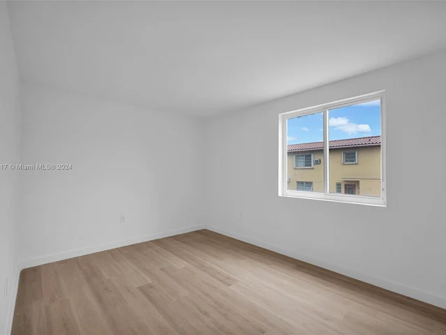 620 SW 10th St # 201, Miami FL 33130