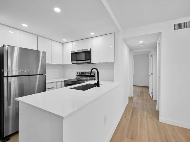 620 SW 10th St # 201, Miami FL 33130