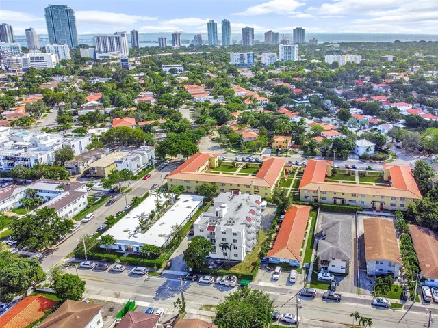 620 SW 10th St # 201, Miami FL 33130