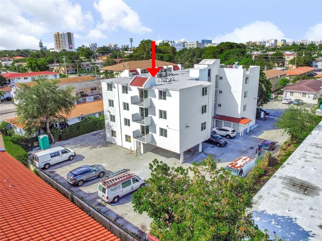 620 SW 10th St # 201, Miami FL 33130