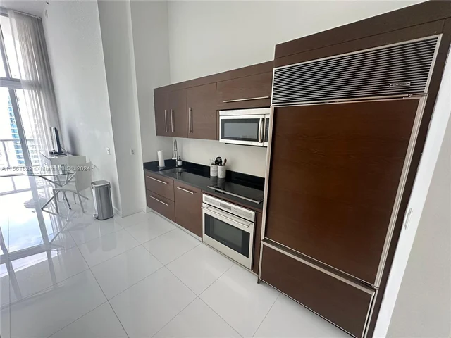 475 Brickell Ave # 4110, Miami FL 33131