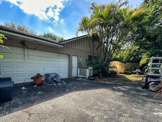 7624 SW 178th Ter, Palmetto Bay FL 33157