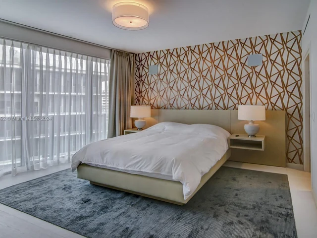 1 Collins Ave # 606, Miami Beach FL 33139