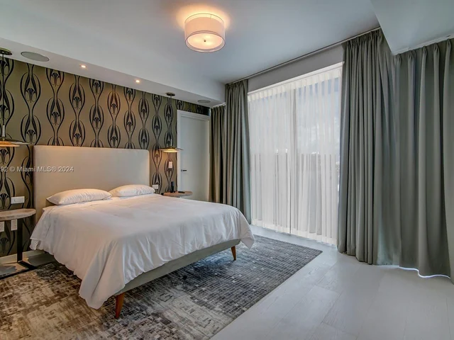 1 Collins Ave # 606, Miami Beach FL 33139