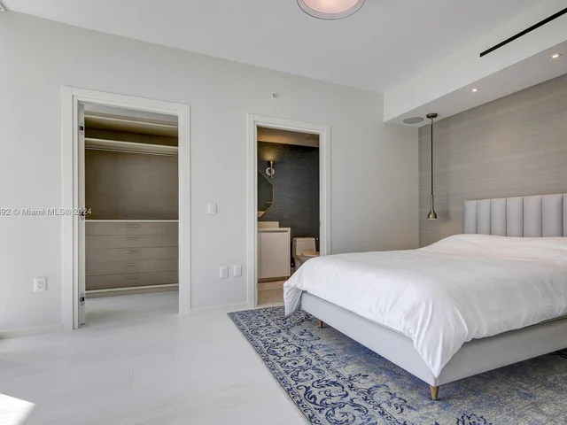 1 Collins Ave # 606, Miami Beach FL 33139