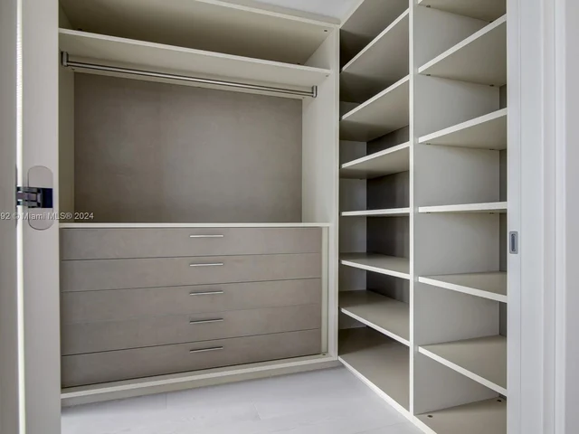 1 Collins Ave # 606, Miami Beach FL 33139